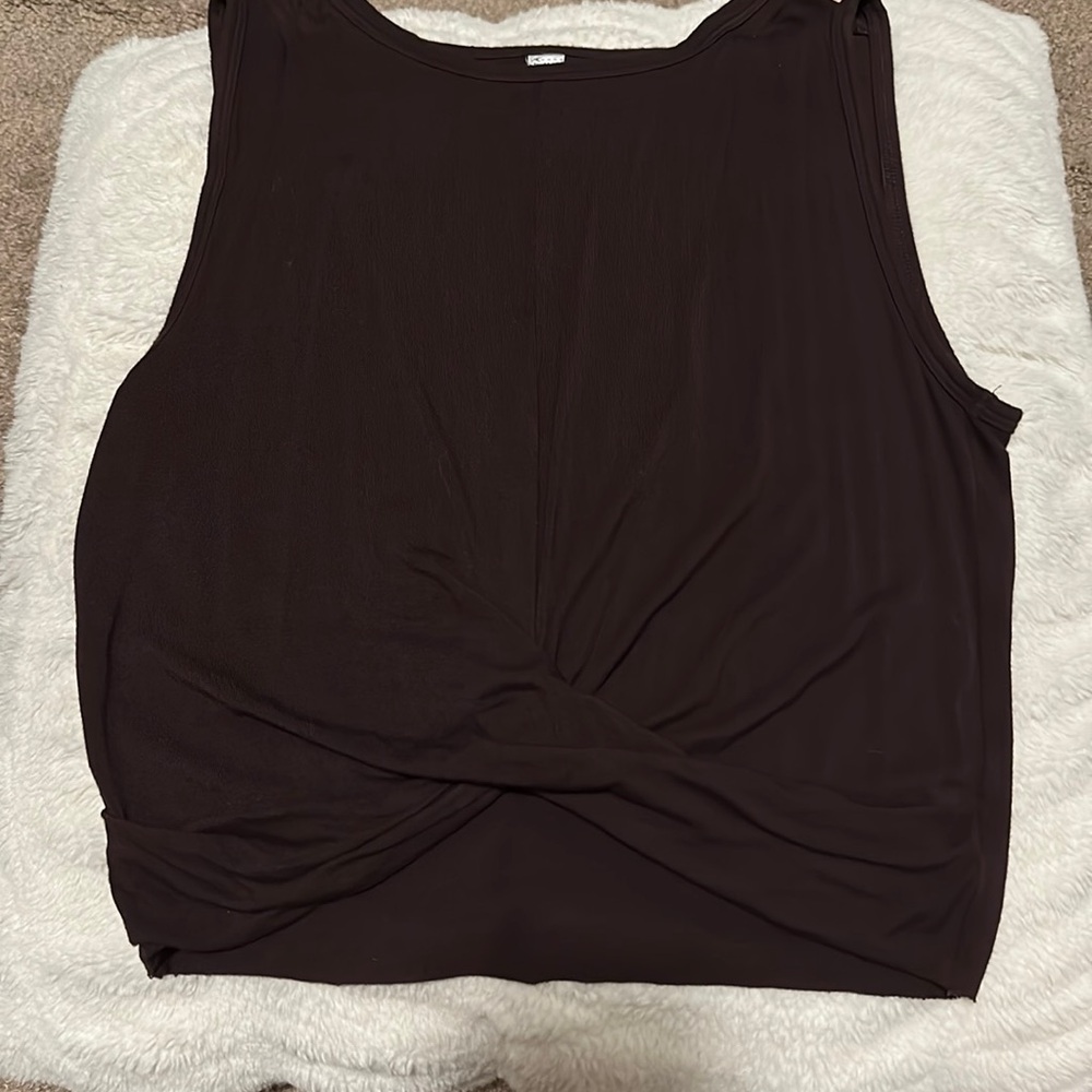 Alo yoga cover tank top